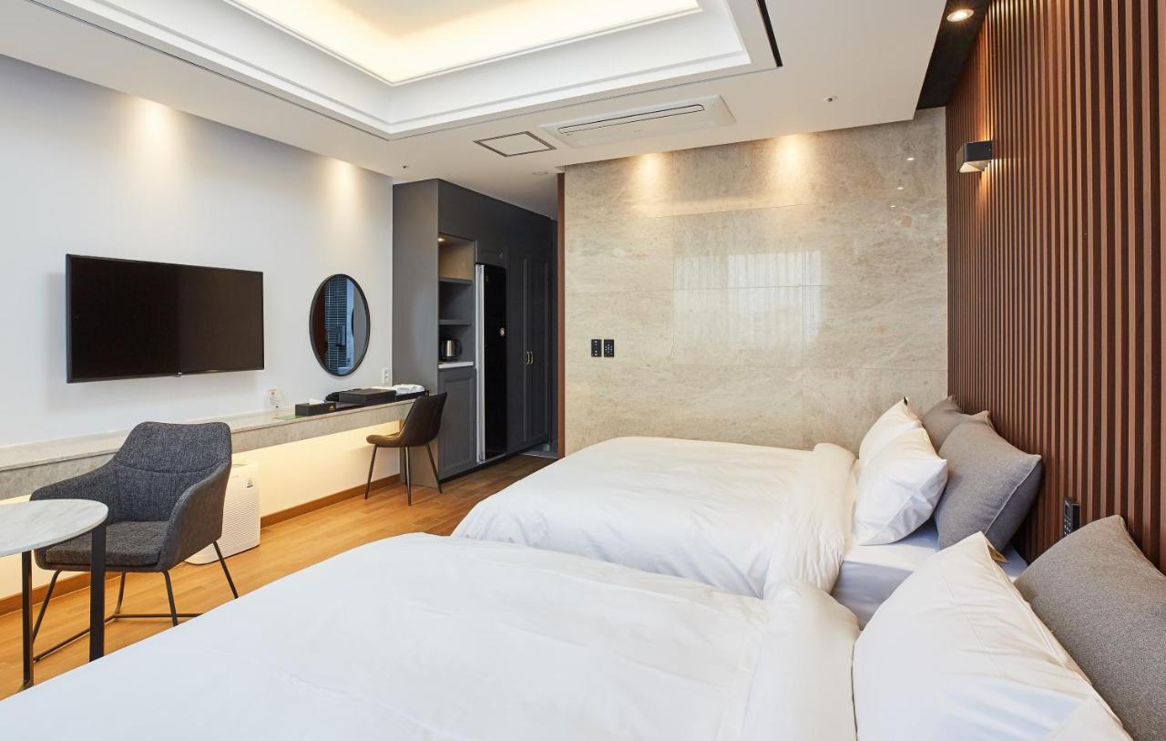 Noble Stay Hotel Gwangju Metropolitan City Exteriör bild
