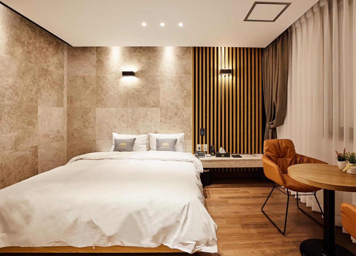 Noble Stay Hotel Gwangju Metropolitan City Exteriör bild