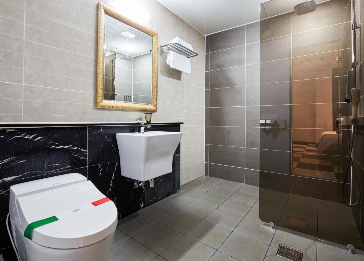 Noble Stay Hotel Gwangju Metropolitan City Exteriör bild