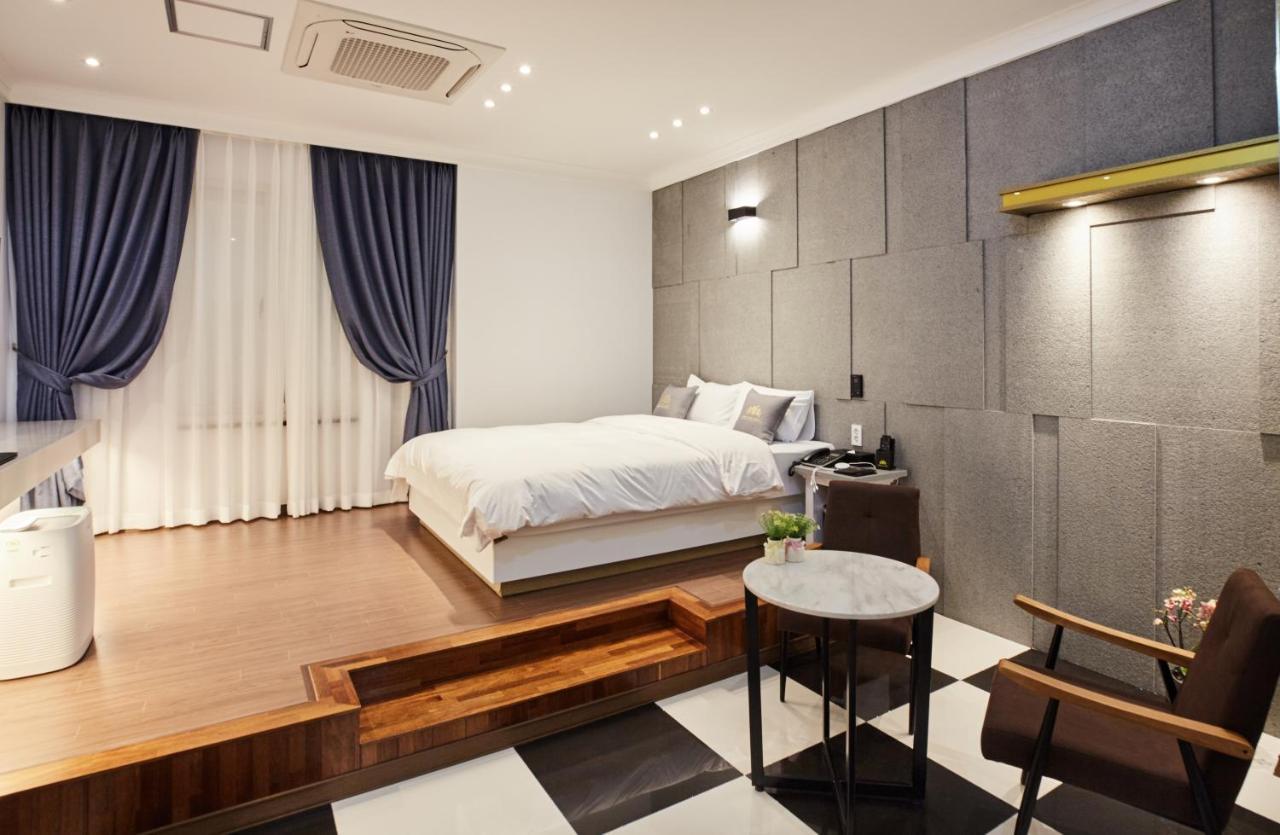 Noble Stay Hotel Gwangju Metropolitan City Exteriör bild