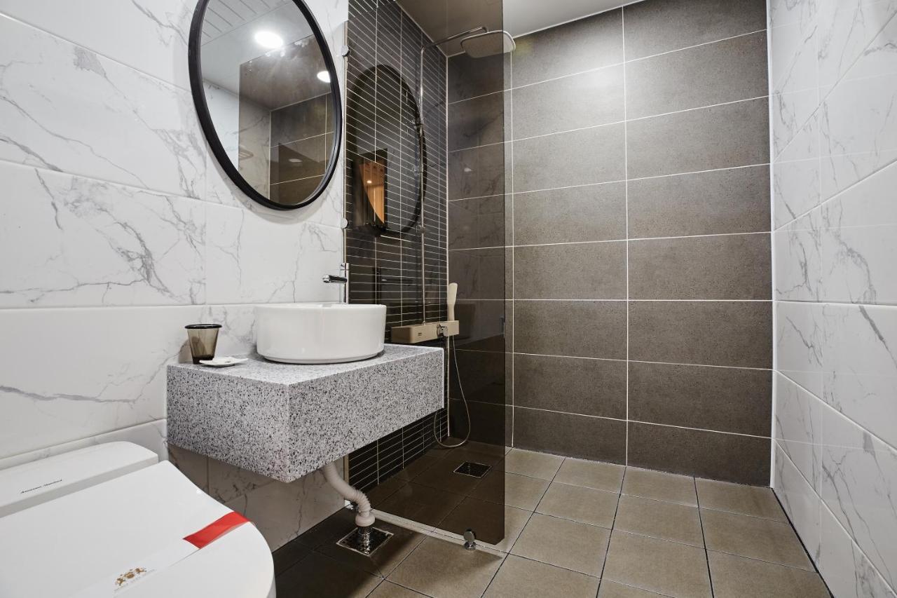 Noble Stay Hotel Gwangju Metropolitan City Exteriör bild