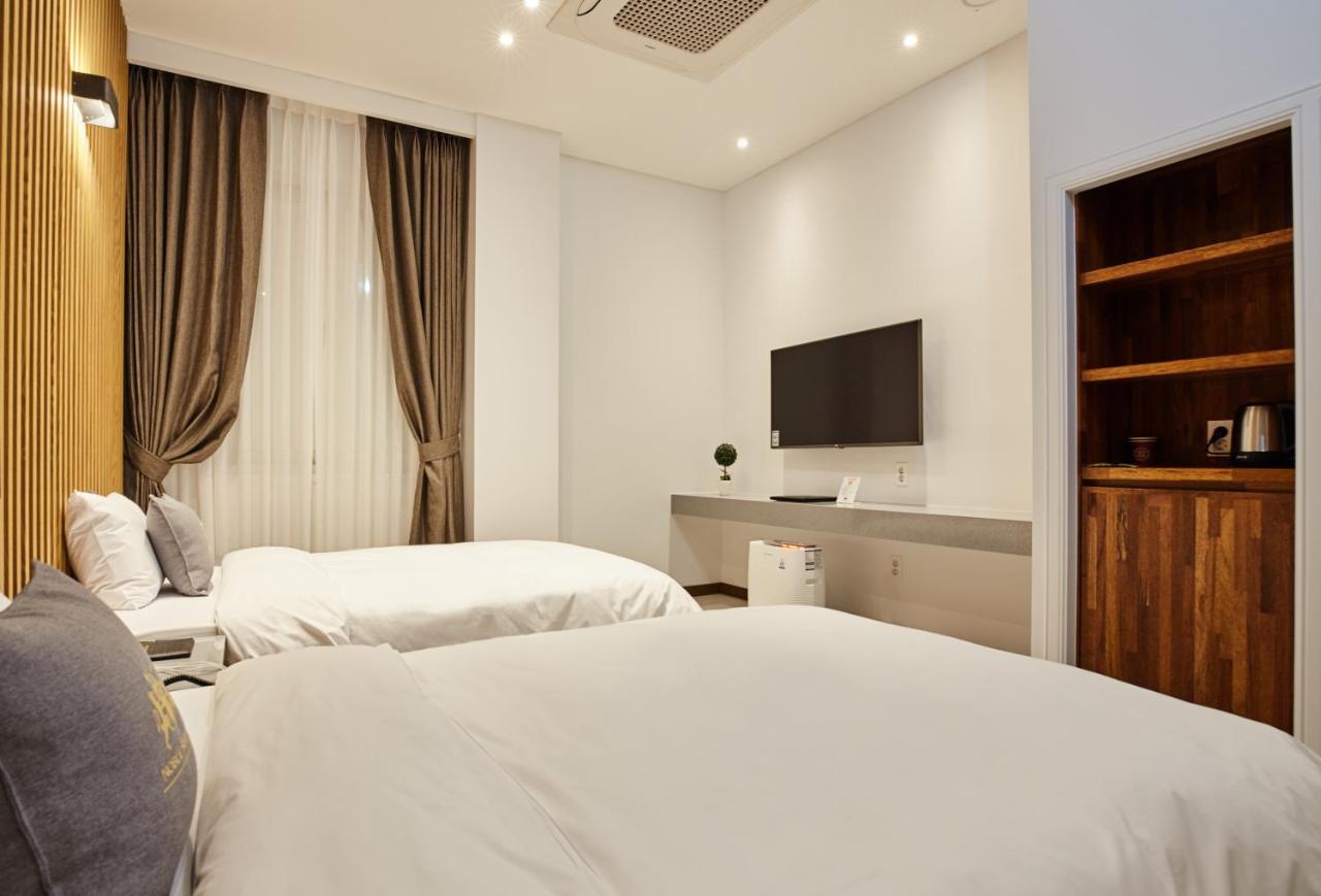 Noble Stay Hotel Gwangju Metropolitan City Exteriör bild