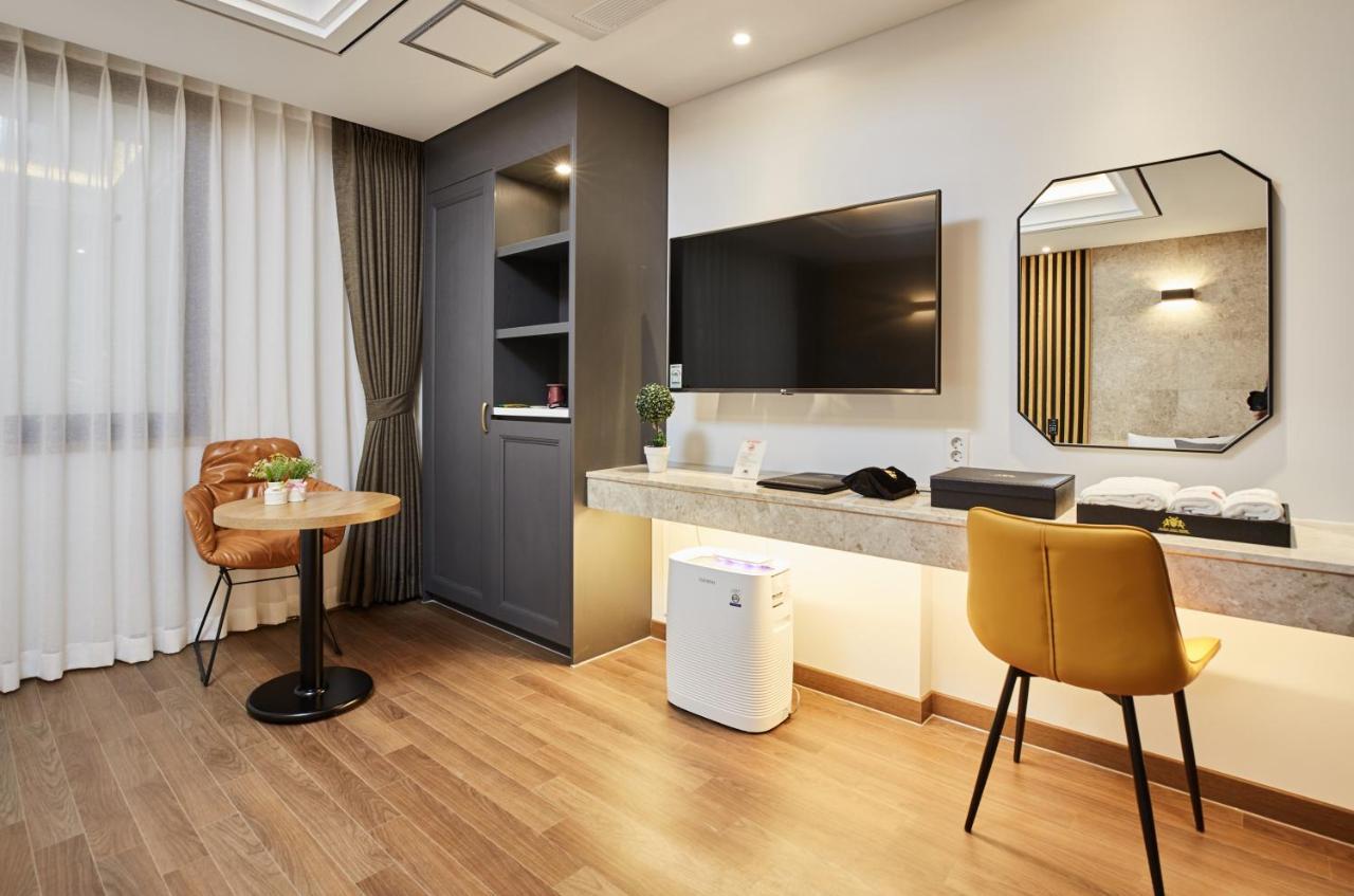 Noble Stay Hotel Gwangju Metropolitan City Exteriör bild