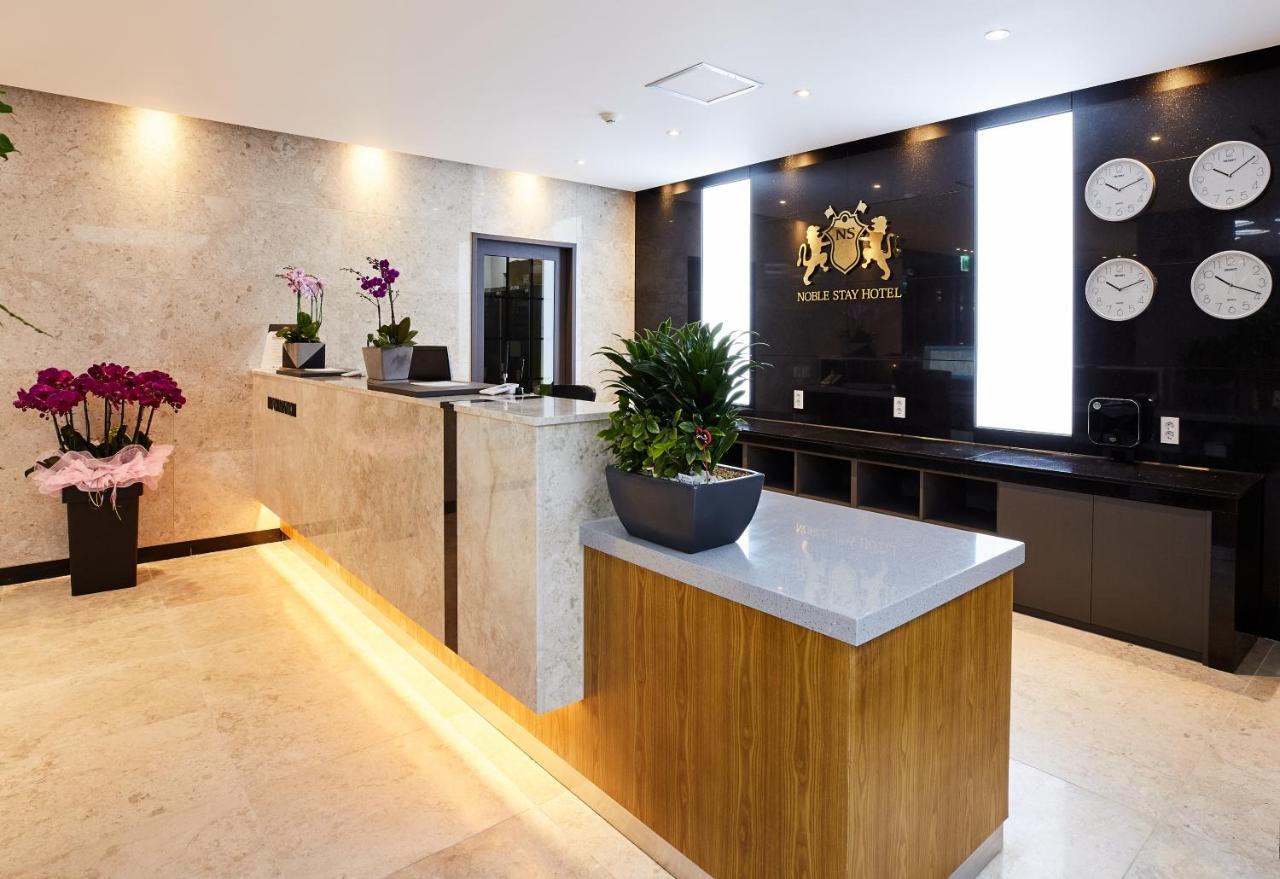 Noble Stay Hotel Gwangju Metropolitan City Exteriör bild