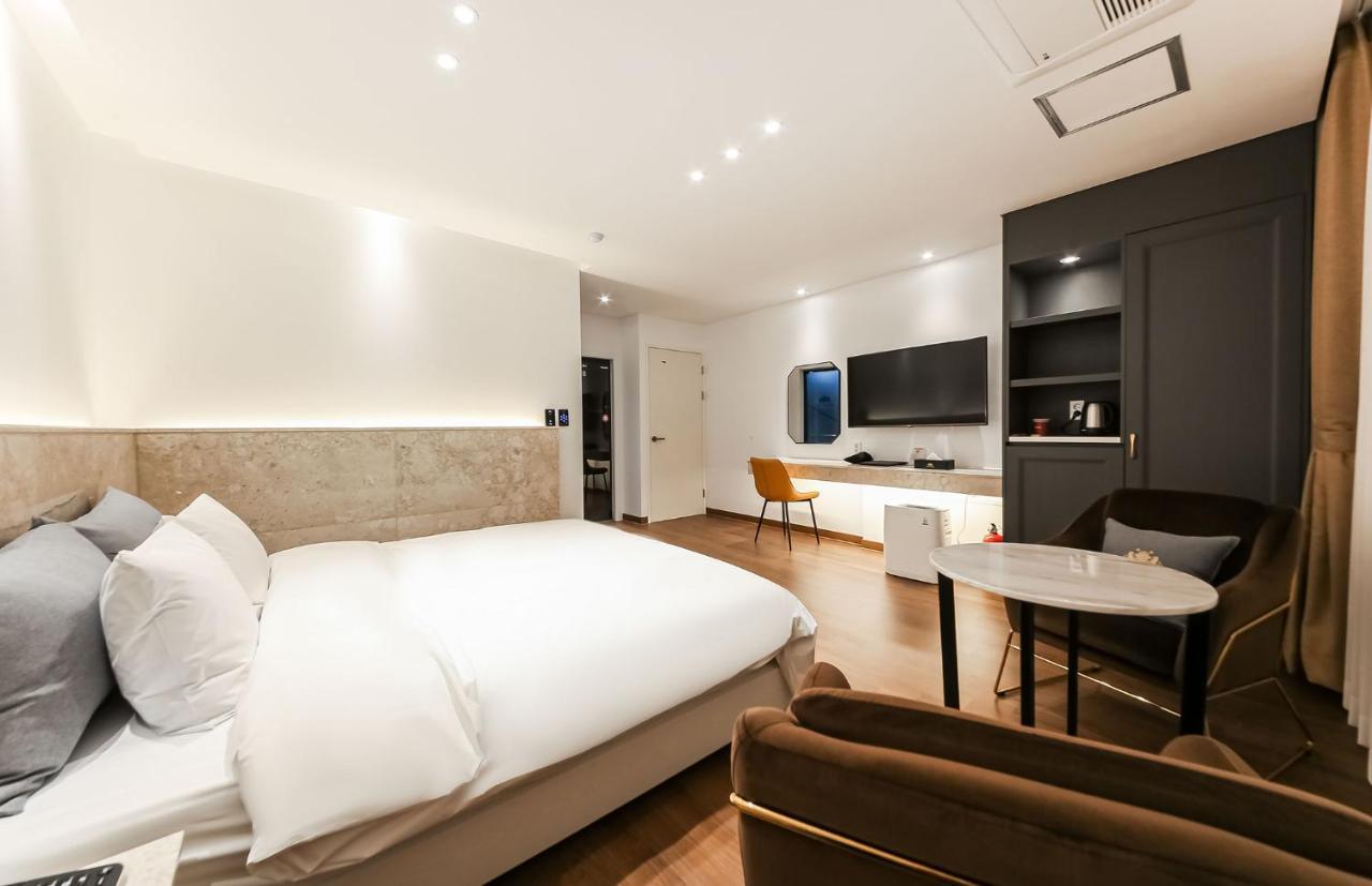 Noble Stay Hotel Gwangju Metropolitan City Exteriör bild