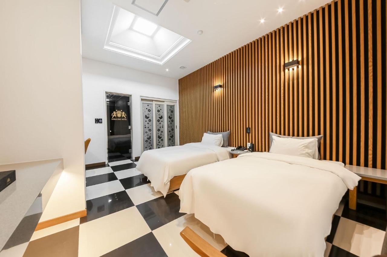 Noble Stay Hotel Gwangju Metropolitan City Exteriör bild