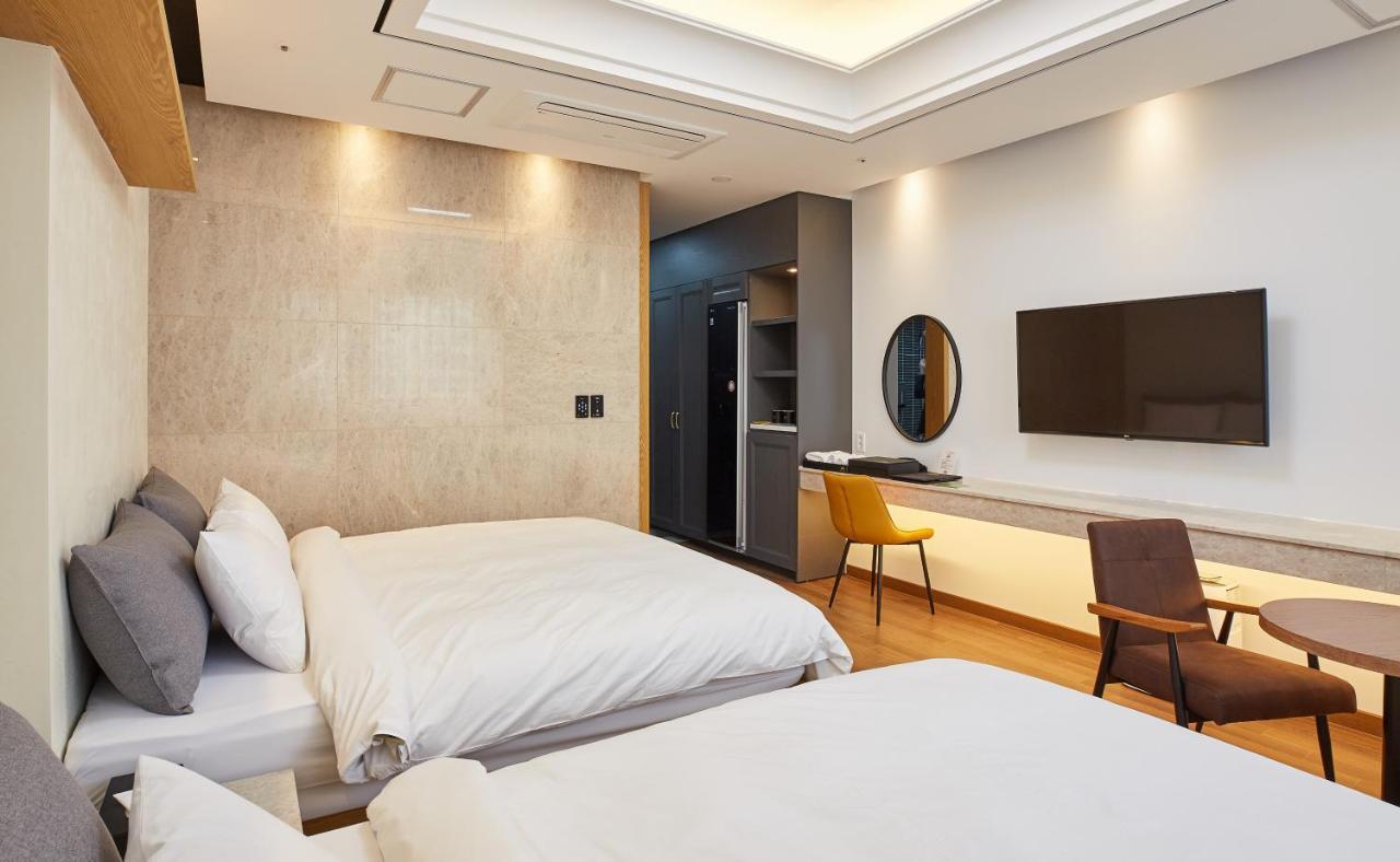 Noble Stay Hotel Gwangju Metropolitan City Exteriör bild